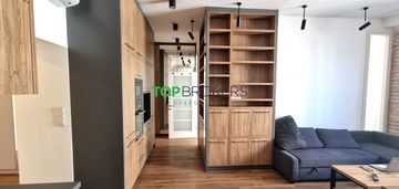 Klimatyczne trzy pokoje w ścisłym centrum