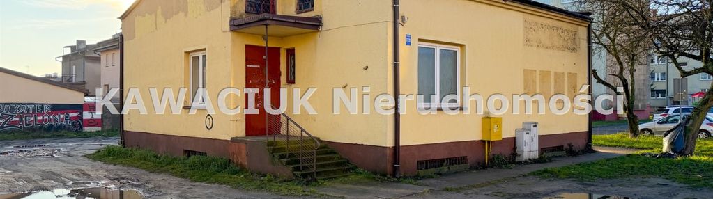 Dom wolnostojący zaadoptowany na cele usługowe