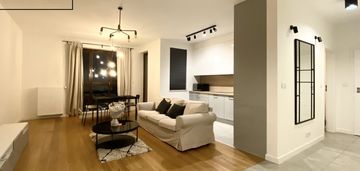 Balkon/miejsce postojowe/przestronne/jasne