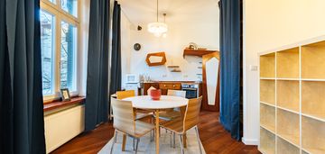 Studio z widokiem na wawel 40m2*ul. barska*3300all