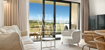 Elegancja i przestrzeń plus widok na zatokę!