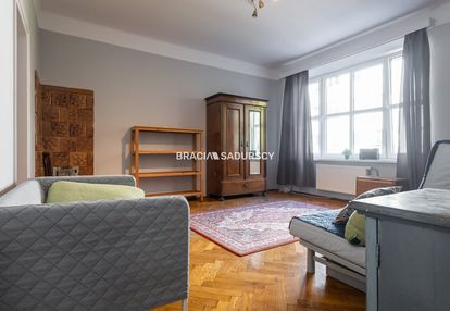 Mogilska | 2 pokoje z oddzielną kuchnią