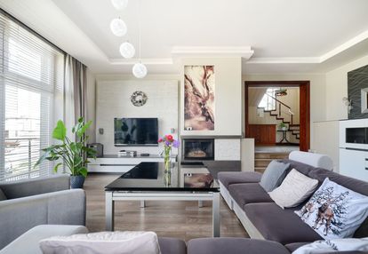 Dom wolnostojący z warsztatem w gdyni.