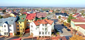 Dom z lokalem usługowym w różanie