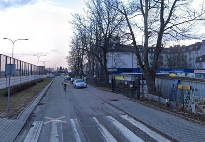 Wał miedz. przy rondzie, działka z wz na 2500m pum