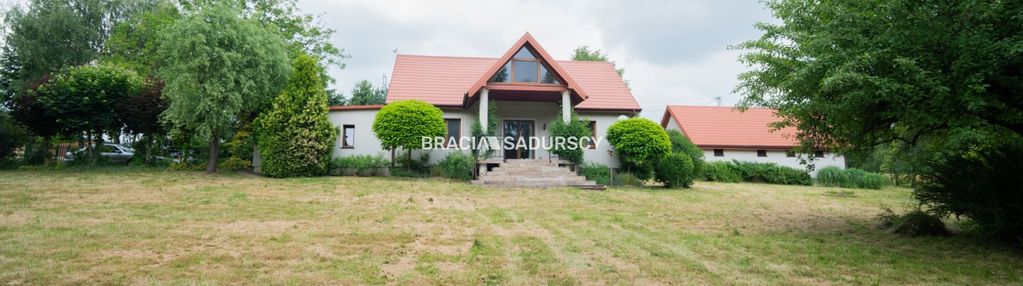 Atrakcyjny dom z pięknym ogrodem 30arów, zapraszam