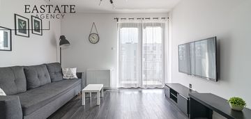 Komfortowe 2 pok. z balkonem i miejscem parking.