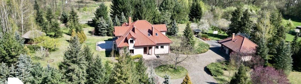 Prywatna rezydencja przy lesie z dużą działką