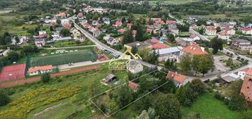 Mały domek na dużej działce w centrum miłomłyna