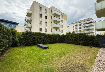 Zegara słonecznego w radomiu, parter z ogródkiem