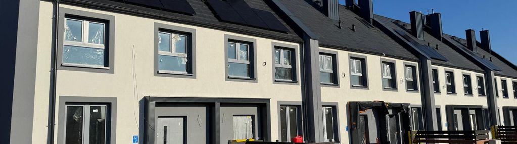 Szereg z ogródkiem tuż obok pruszcza gdańskiego