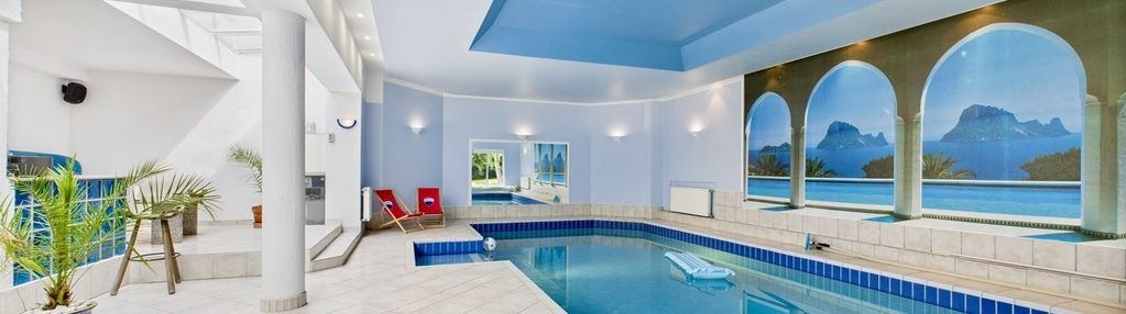 Dom z krytym basenem i pięknym ogrodem!