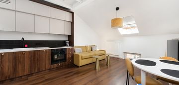 Wykończone studio z antresolą na starym mieście!