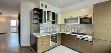 3 pokoje + osobna kuchnia+ parking z bramą