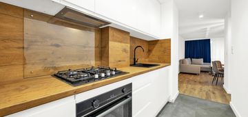 3 pokoje z balkonem przy metrze ks.janusza