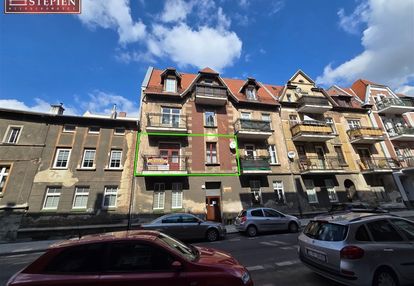 Dwa pokoje do remontu w centrum