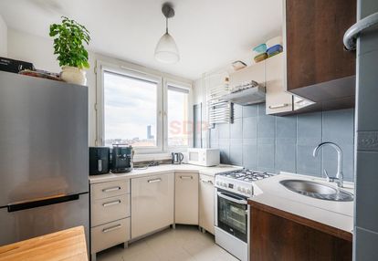 Dwa rozkładowe pokoje na hubach z ładnym widokiem.