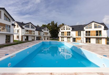 Nowowybudowany dwupoziomowy apartament z basenem!