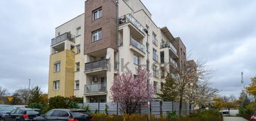 Duży balkon, 3 pok., 4 piętro, ul. obywatelska