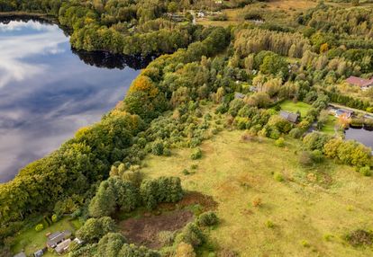 Budowlana 4573 m² z linią brzegową jeziora salino