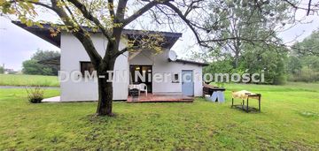 Domek letniskowy z działką budowlaną 1075m2