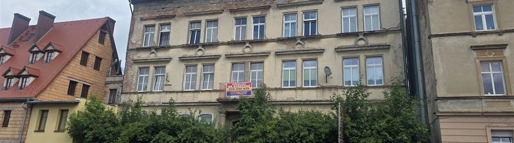 Gotowy biznes lub piętro secesyjnej kamienicy.
