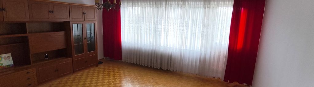 1 piętro 60,7m2, 3 pokoje, loggia ul.broniewskiego