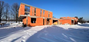 Nowoczesny dom podwójny garaż duża działka