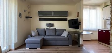 1 piętro, balkon, do zamieszkania - blisko centrum