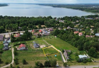 Działka budowlana w zieleniewie blisko jeziora.