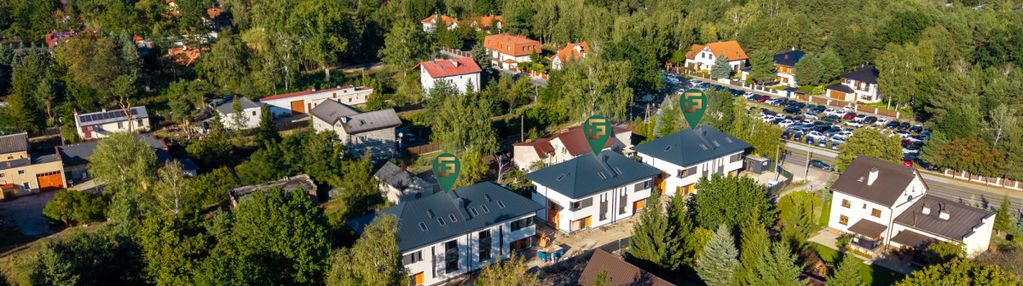 Dom w zabudowie bliźniaczej z ogrodem i parkingiem