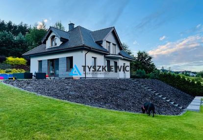 Nowoczesny, luksusowy dom rąty