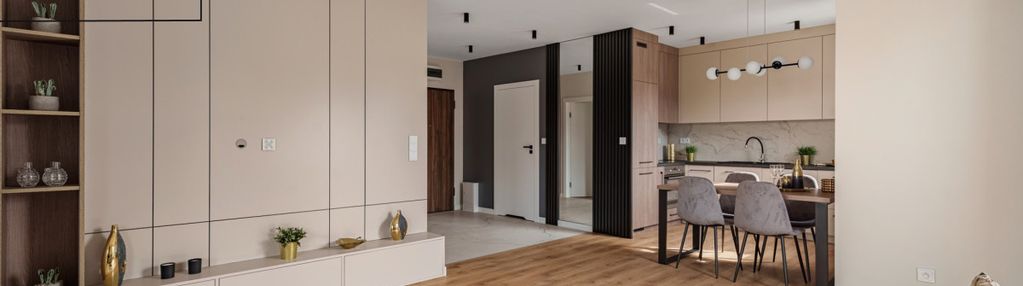 2 pokoje/ wysoki standard/ skm/ park/ narożne