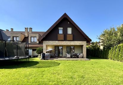 6 sypialni, 2 auta w garażu, działka 862m2