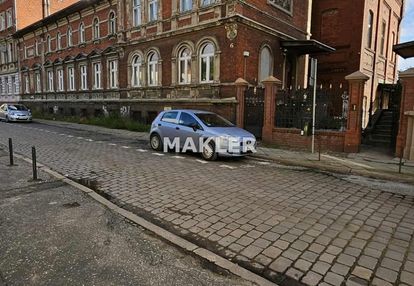 Zabytkowa kamienica z xix wieku w sercu bydgoszczy