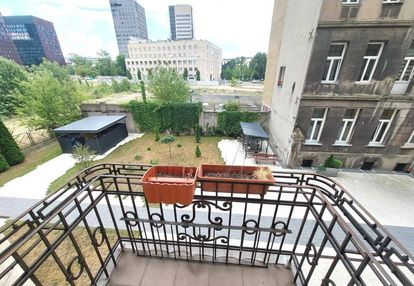 Całkowity koszt z mediami, tv i internem: 3000 zł