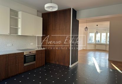 Przestronne 100 m² w kamienicy na powiślu | balkon