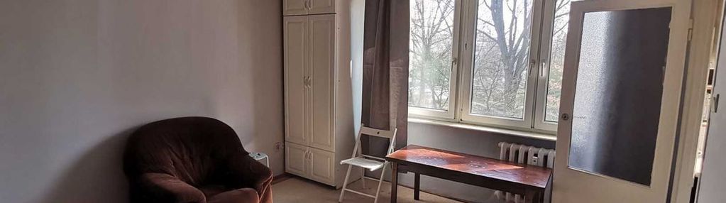 Saska kępa | jasna kawalerka z oddzielną kuchnią