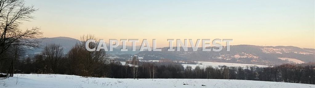 Działka w górach nad jeziorem i rzeką.