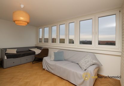 Jasna kawalerka z windą, 34 m² – przy sky tower