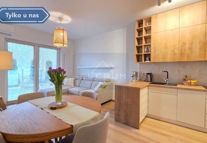 Mieszkanie z ogródkiem, parkitka