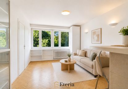 Smolna-śródmieście-2 pokoje-kultowy młotek- 35 m²