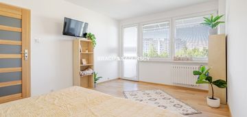 Po remoncie, do wejścia 1-pokojowe z balkonem