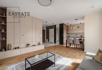 2 pokoje/ wysoki standard/ skm/ park/ narożne