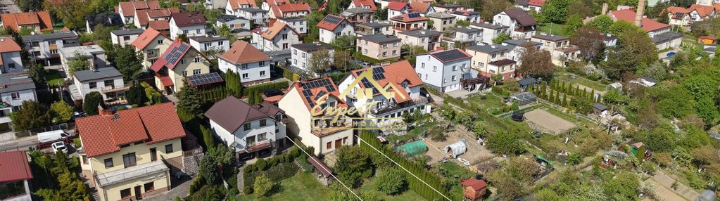 Dom jednorodzinny z odrębnym lokalem mieszkalnym