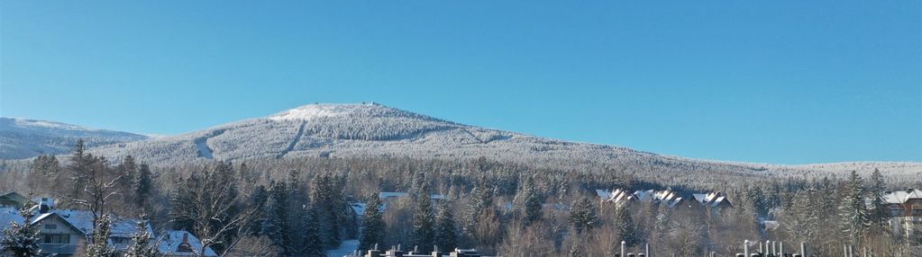 Przestronny lokal w budynku apartamentowym.