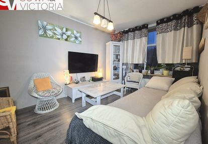 Mieszkanie z garderobą, ogródkiem i garażem.