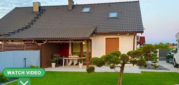 Piekny dom w kamionkach w zabudowie bliźniaczej