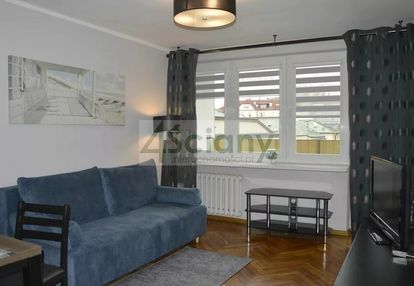 Wynajem: 2-pokojowe 40 m², al. solidarności