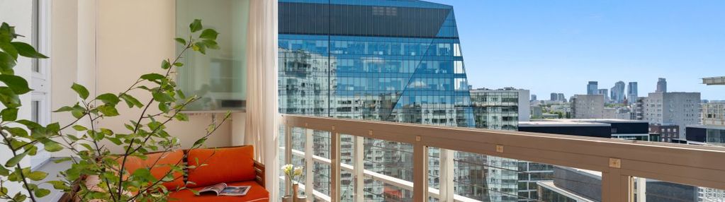 Rodzinny apartament z widokiem na city i żoliborz